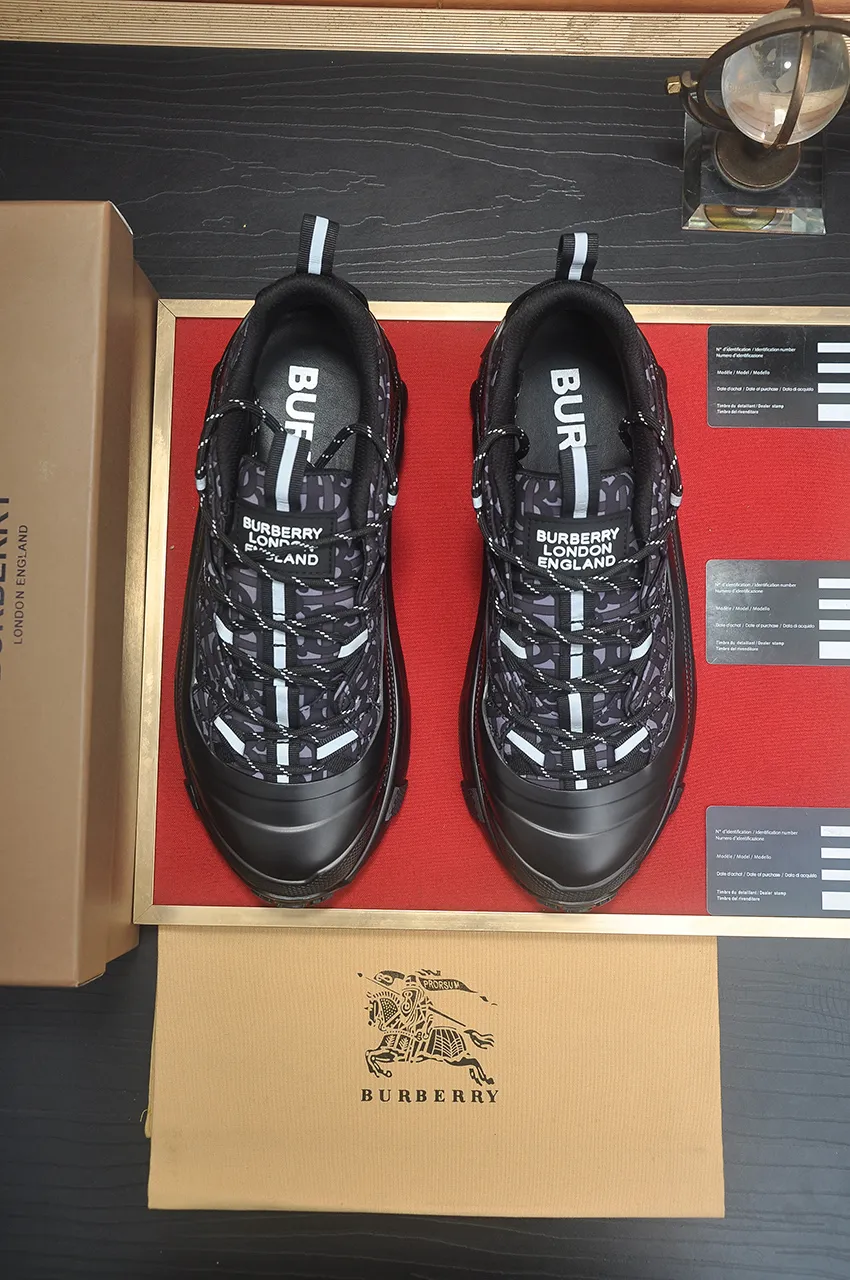 Men's shoes 💰640💶[Burberry] (cowhide lining) classic low-top sneakers｜Imported cowhide with classic plaid fabric｜Cow leather lining｜Original outsole｜Fine workmanship and comfortable to wear Size: 38-44 (customized at 45)
